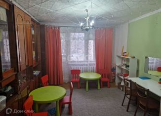 Продам 2-комнатную квартиру, 55 м2, Крым, Советская улица, 33