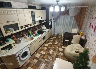 Продается 3-комнатная квартира, 60.9 м2, Камчатский край, улица Максутова, 18