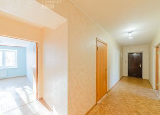 Продается трехкомнатная квартира, 78.8 м2, Свердловская область, улица Исакова, 7