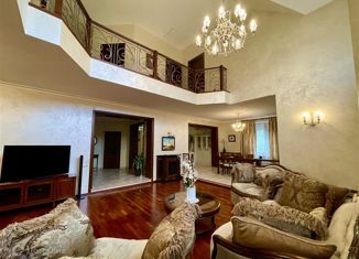 Продаю дом, 350 м2, Истра, площадь Революции