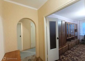 Продается двухкомнатная квартира, 52 м2, Крымск, улица Маршала Гречко, 104