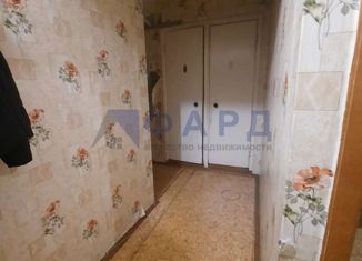 Продам трехкомнатную квартиру, 60 м2, поселок Нефтебаза, Центральная улица, 4