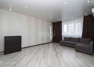 Продам 2-ком. квартиру, 67 м2, Екатеринбург, улица Антона Валека, 22, улица Антона Валека