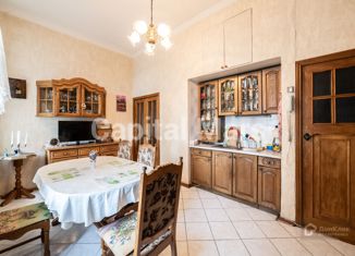 Продажа четырехкомнатной квартиры, 130 м2, Москва, Никитский бульвар, 12, метро Арбатская