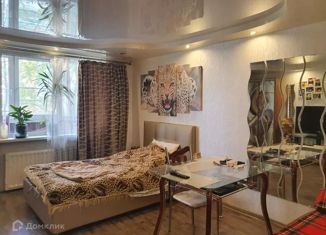 Продам 3-ком. квартиру, 61.5 м2, Санкт-Петербург, улица Сикейроса, 13, метро Озерки