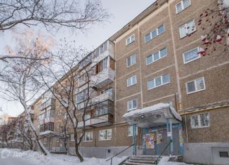 Продажа 3-ком. квартиры, 57 м2, Екатеринбург, улица Академика Бардина, 19, улица Академика Бардина