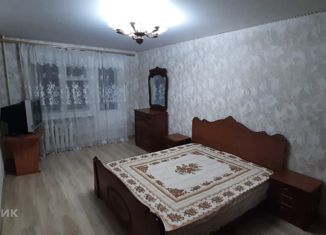 Сдается в аренду однокомнатная квартира, 35 м2, Карачаево-Черкесия, улица Лободина, 45