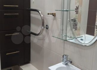 2-ком. квартира в аренду, 65 м2, Старый Оскол, микрорайон Космос, 14