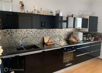 Аренда двухкомнатной квартиры, 89 м2, Московский, Радужная улица, 13к2