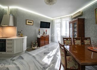 Продаю 2-комнатную квартиру, 72.2 м2, Санкт-Петербург, Петровский проспект, 24к3, метро Крестовский остров