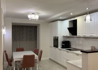 Продаю трехкомнатную квартиру, 100 м2, Ставрополь, улица Доваторцев, 73/1, микрорайон №30