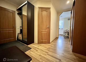 2-комнатная квартира на продажу, 50.1 м2, поселок Комсомольский, улица Гайдара, 5