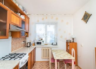 Продажа двухкомнатной квартиры, 63 м2, Тюменская область, улица Дзержинского, 30