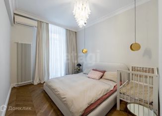 Продается 2-ком. квартира, 72.8 м2, Москва, Кутузовский проспект, 30, метро Кутузовская