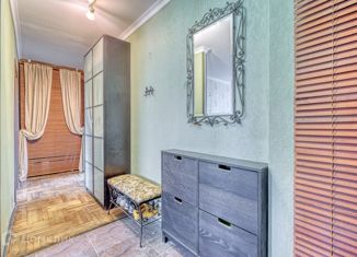 Продаю трехкомнатную квартиру, 58 м2, Москва, Старослободская улица, 23, Старослободская улица