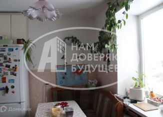 Продается двухкомнатная квартира, 48.6 м2, село Ленск, улица Ленина, 2А