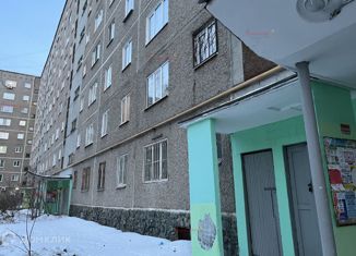 Продажа 2-комнатной квартиры, 49 м2, Екатеринбург, улица Пехотинцев, 10, улица Пехотинцев