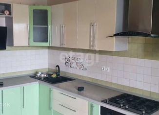 Сдаю в аренду 3-комнатную квартиру, 80 м2, Аксай, Садовая улица, 8А