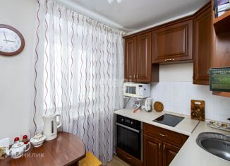 Продается двухкомнатная квартира, 43.2 м2, Тюменская область, улица Котельщиков, 17