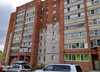 Продажа двухкомнатной квартиры, 51.7 м2, Глазов, улица Кирова, 122