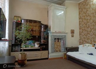 Продается 3-комнатная квартира, 88 м2, Астрахань, улица Фиолетова, 24
