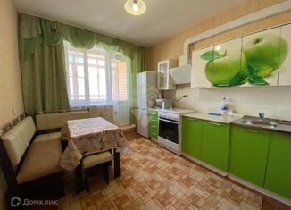 Сдам в аренду 2-ком. квартиру, 70.5 м2, Старый Оскол, микрорайон Степной, 24