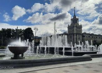 Сдается в аренду трехкомнатная квартира, 80 м2, Санкт-Петербург, Бассейная улица, 37, метро Парк Победы