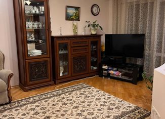 Продам 3-комнатную квартиру, 72 м2, Феодосия, улица Десантников, 10