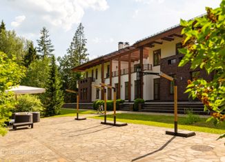 Продажа дома, 2800 м2, поселок Мозжинка