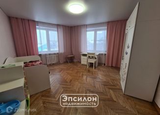 Продаю 3-ком. квартиру, 85.5 м2, Курская область, Красная площадь, 2/4