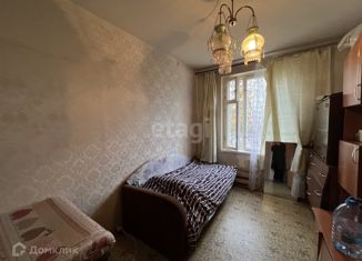 Продам трехкомнатную квартиру, 58 м2, Москва, улица Молдагуловой, 28к2, улица Молдагуловой