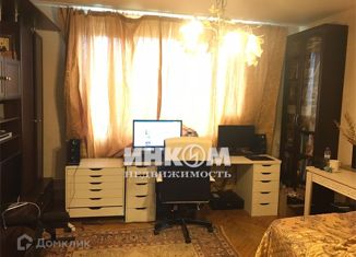 Продаю 3-ком. квартиру, 62 м2, Москва, улица Пивченкова, 1к3, улица Пивченкова