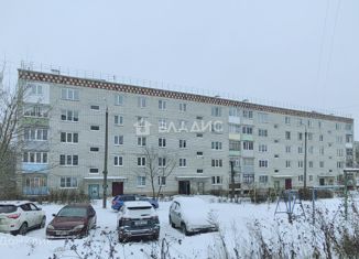 Продам трехкомнатную квартиру, 62 м2, Лакинск, улица 21 Партсъезда, 23