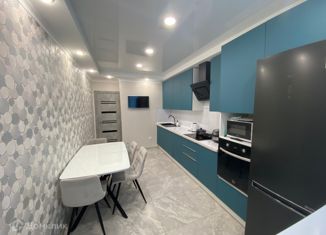 Продам 2-ком. квартиру, 64 м2, Ставрополь, улица Чапаева, 4, микрорайон Чапаевка