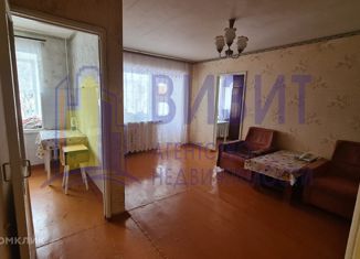 Продажа 2-комнатной квартиры, 43 м2, Нижнекамск, улица Юности, 9Б