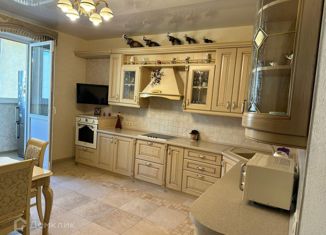 Продаю 3-ком. квартиру, 112.2 м2, Краснодар, улица Монтажников, 12, улица Монтажников