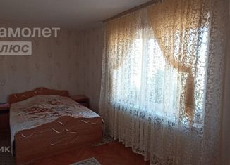 Продаю 2-комнатную квартиру, 42.4 м2, поселок городского типа Новомихайловский, улица Мира, 92