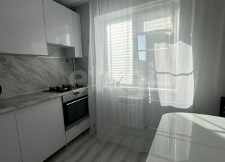 Продаю 2-ком. квартиру, 52.3 м2, Новочеркасск, Баклановский проспект, 99