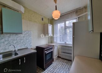 Продажа 1-комнатной квартиры, 29.8 м2, Орск, 6-й микрорайон, 12