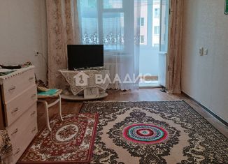 Продаю 1-ком. квартиру, 30 м2, Строитель, улица Кривошеина, 8