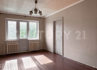Продажа 2-комнатной квартиры, 45 м2, Гатчина, улица Володарского, 28