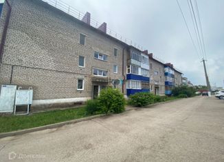 Трехкомнатная квартира на продажу, 62.8 м2, посёлок городского типа Чишмы, улица Ленина, 72