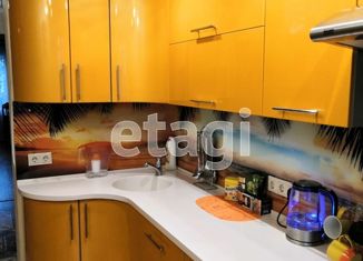 Продается четырехкомнатная квартира, 77 м2, Топки, микрорайон Солнечный, 30Б