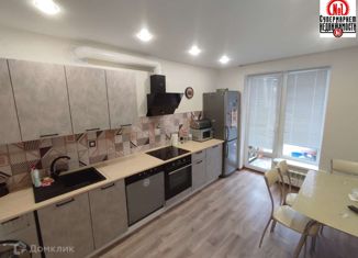 Продаю 3-комнатную квартиру, 76 м2, поселок городского типа Стройкерамика, улица Академика Дмитрия Козлова, 11