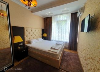 Продаю 2-комнатную квартиру, 51.1 м2, село Кабардинка, улица Мира, 15