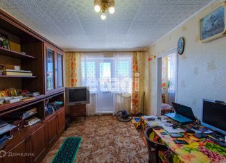 Продам 4-ком. квартиру, 61.4 м2, Чебаркуль, улица Карпенко, 11