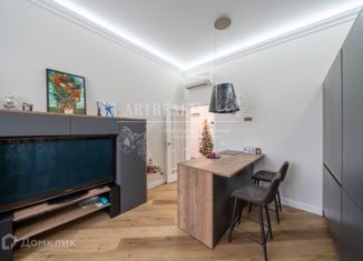 Продам 2-комнатную квартиру, 45 м2, Москва, улица Паршина, 10, улица Паршина