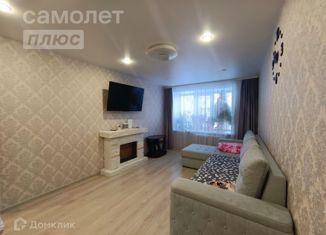 Продается трехкомнатная квартира, 57.8 м2, Краснокамск, улица Энтузиастов, 8