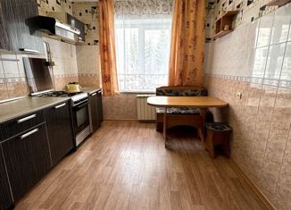 Продается трехкомнатная квартира, 63.2 м2, Омск, проспект Комарова, 31