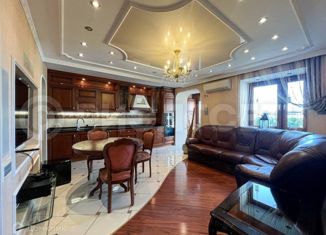 Продается 4-комнатная квартира, 110 м2, Мурманск, Гвардейская улица, 17, Октябрьский округ